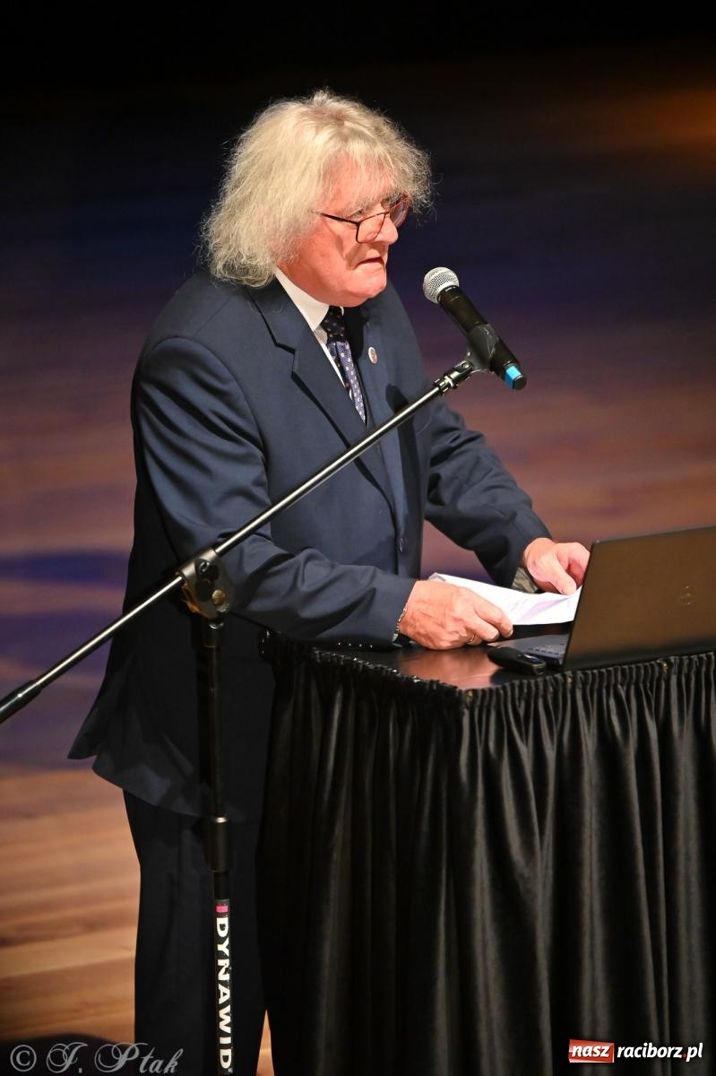 Zdjęcie w galerii na portalu naszraciborz.pl: Edukacja – najpotężniejsza broń do zmiany świata. Gaudeamus igitur w raciborskiej Akademii Nauk Stosowanych wiadomości z regionu