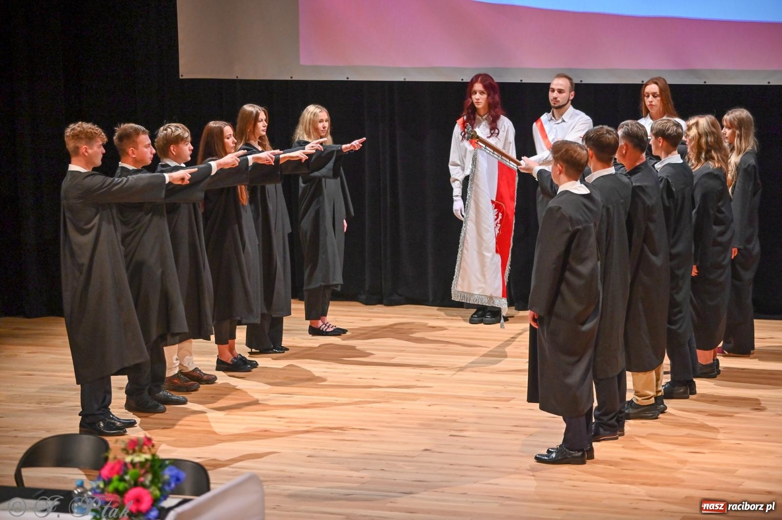 Zdjęcie w galerii na portalu naszraciborz.pl: Edukacja – najpotężniejsza broń do zmiany świata. Gaudeamus igitur w raciborskiej Akademii Nauk Stosowanych wiadomości z regionu