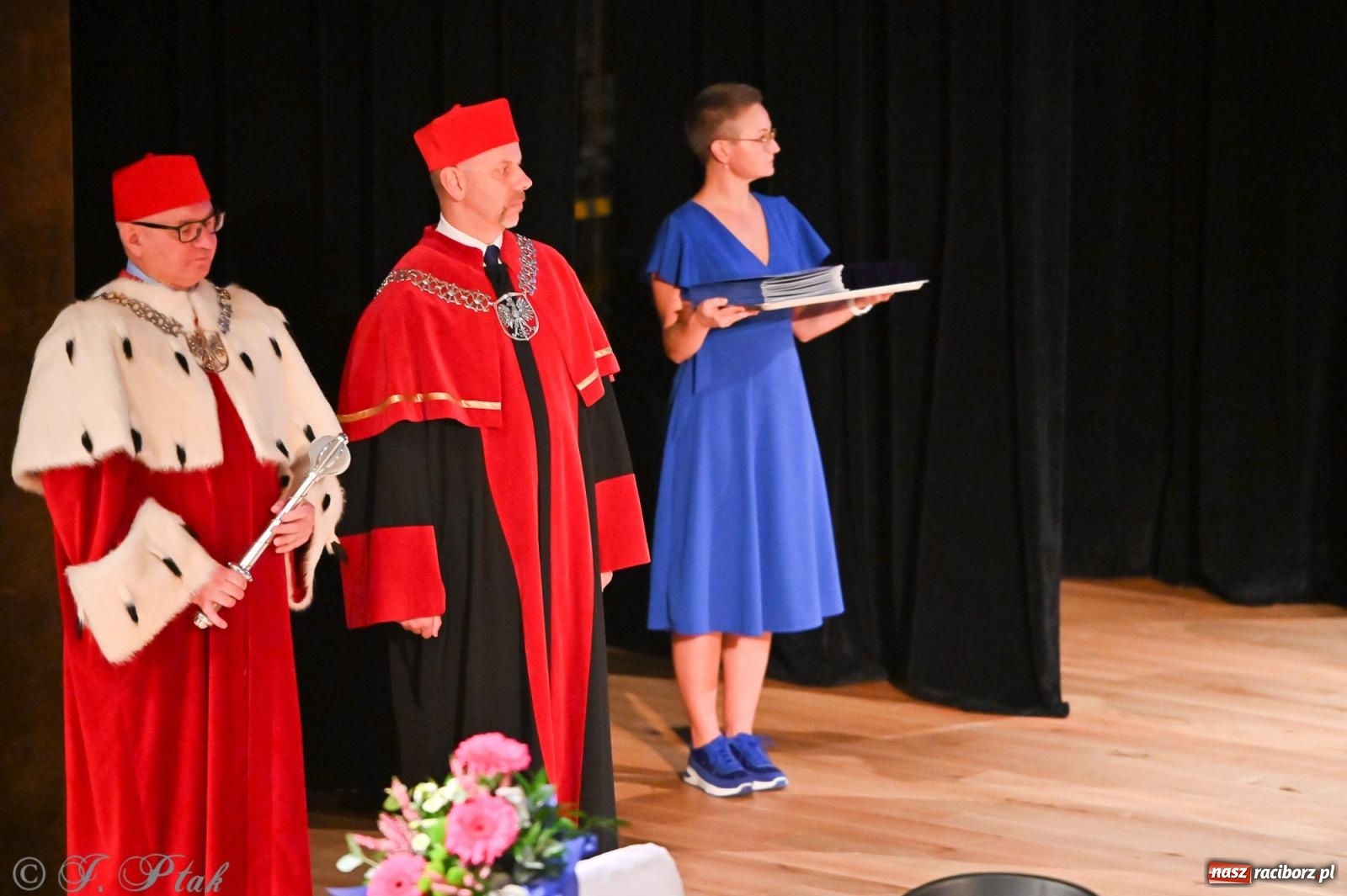 Zdjęcie w galerii na portalu naszraciborz.pl: Edukacja – najpotężniejsza broń do zmiany świata. Gaudeamus igitur w raciborskiej Akademii Nauk Stosowanych wiadomości z regionu