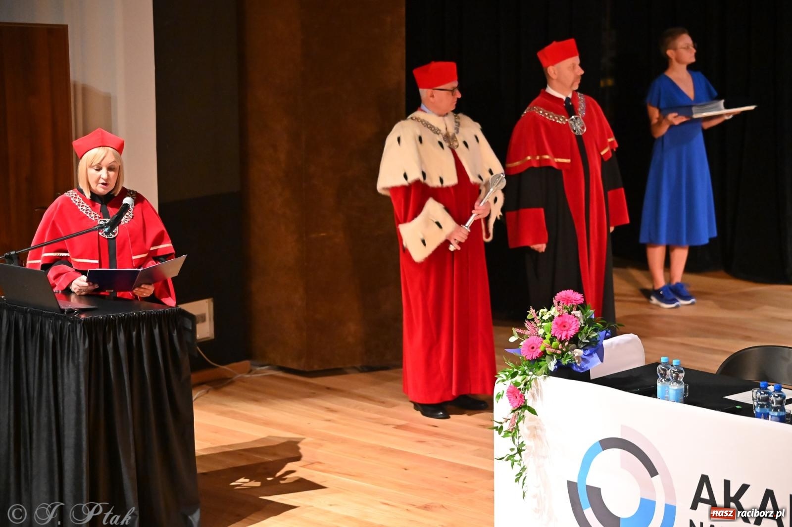 Zdjęcie w galerii na portalu naszraciborz.pl: Edukacja – najpotężniejsza broń do zmiany świata. Gaudeamus igitur w raciborskiej Akademii Nauk Stosowanych wiadomości z regionu