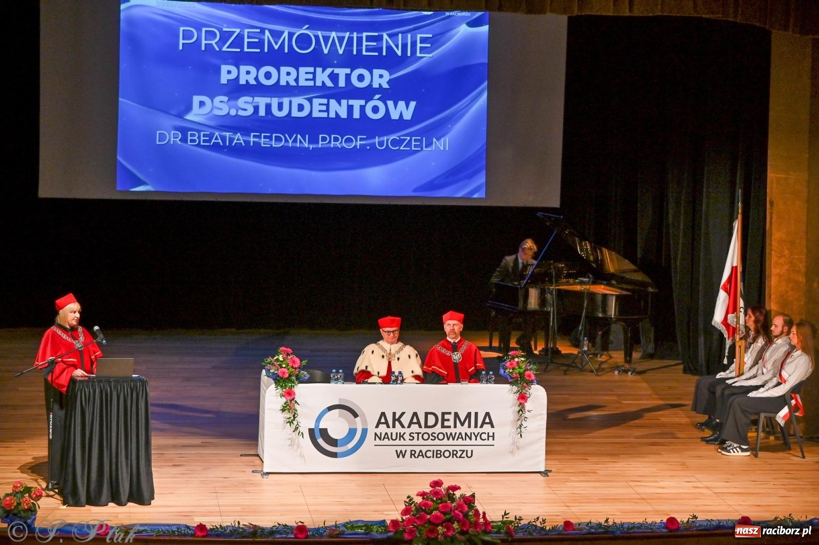 Zdjęcie w galerii na portalu naszraciborz.pl: Edukacja – najpotężniejsza broń do zmiany świata. Gaudeamus igitur w raciborskiej Akademii Nauk Stosowanych wiadomości z regionu