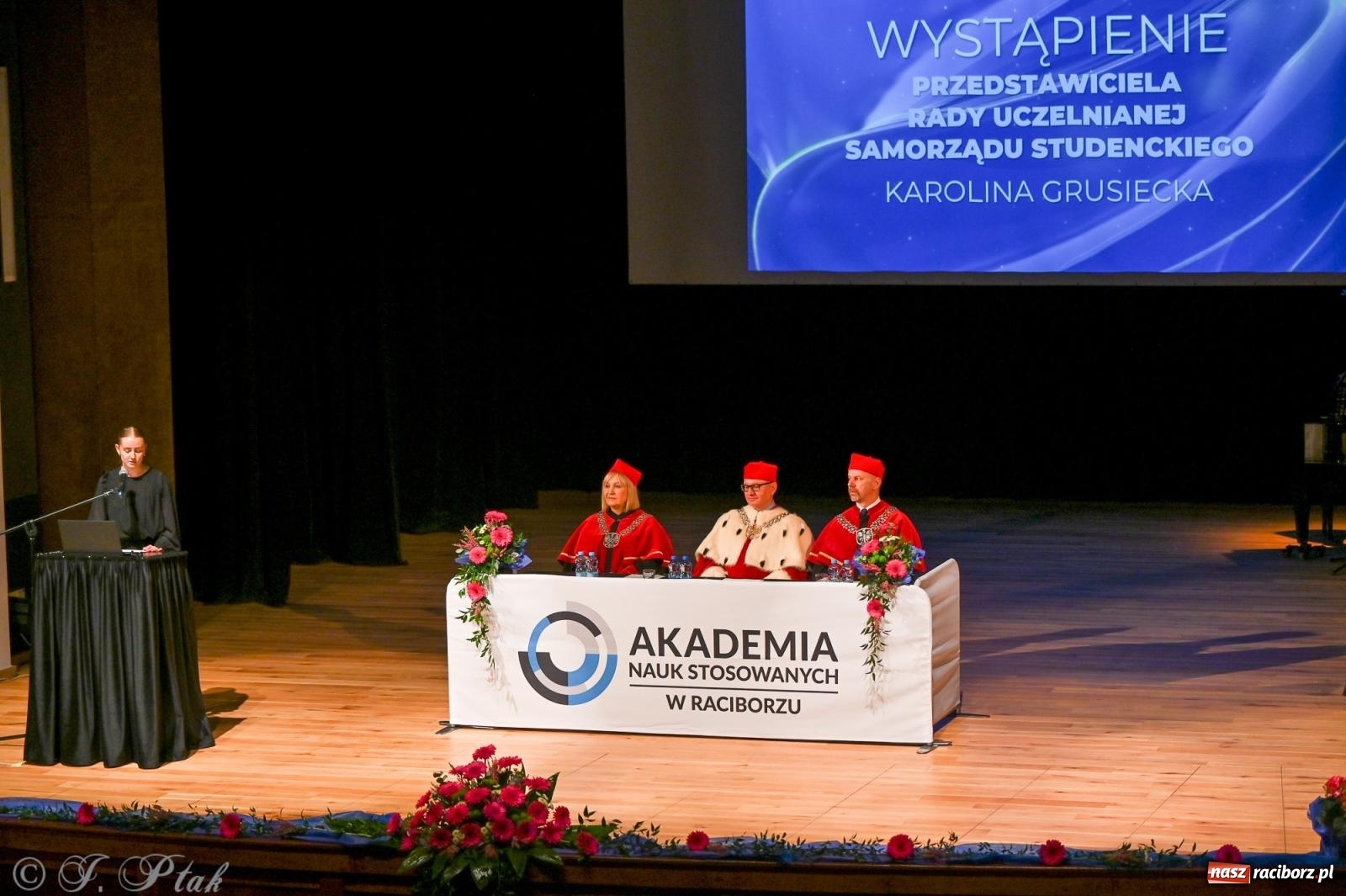 Zdjęcie w galerii na portalu naszraciborz.pl: Edukacja – najpotężniejsza broń do zmiany świata. Gaudeamus igitur w raciborskiej Akademii Nauk Stosowanych wiadomości z regionu