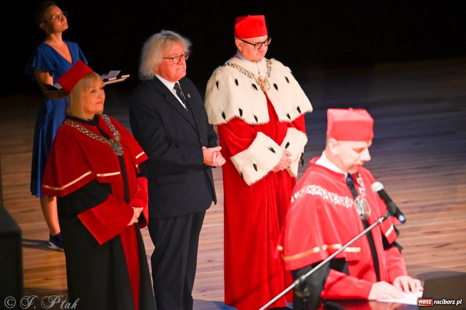 Zdjęcie w galerii na portalu naszraciborz.pl: Edukacja – najpotężniejsza broń do zmiany świata. Gaudeamus igitur w raciborskiej Akademii Nauk Stosowanych wiadomości z regionu