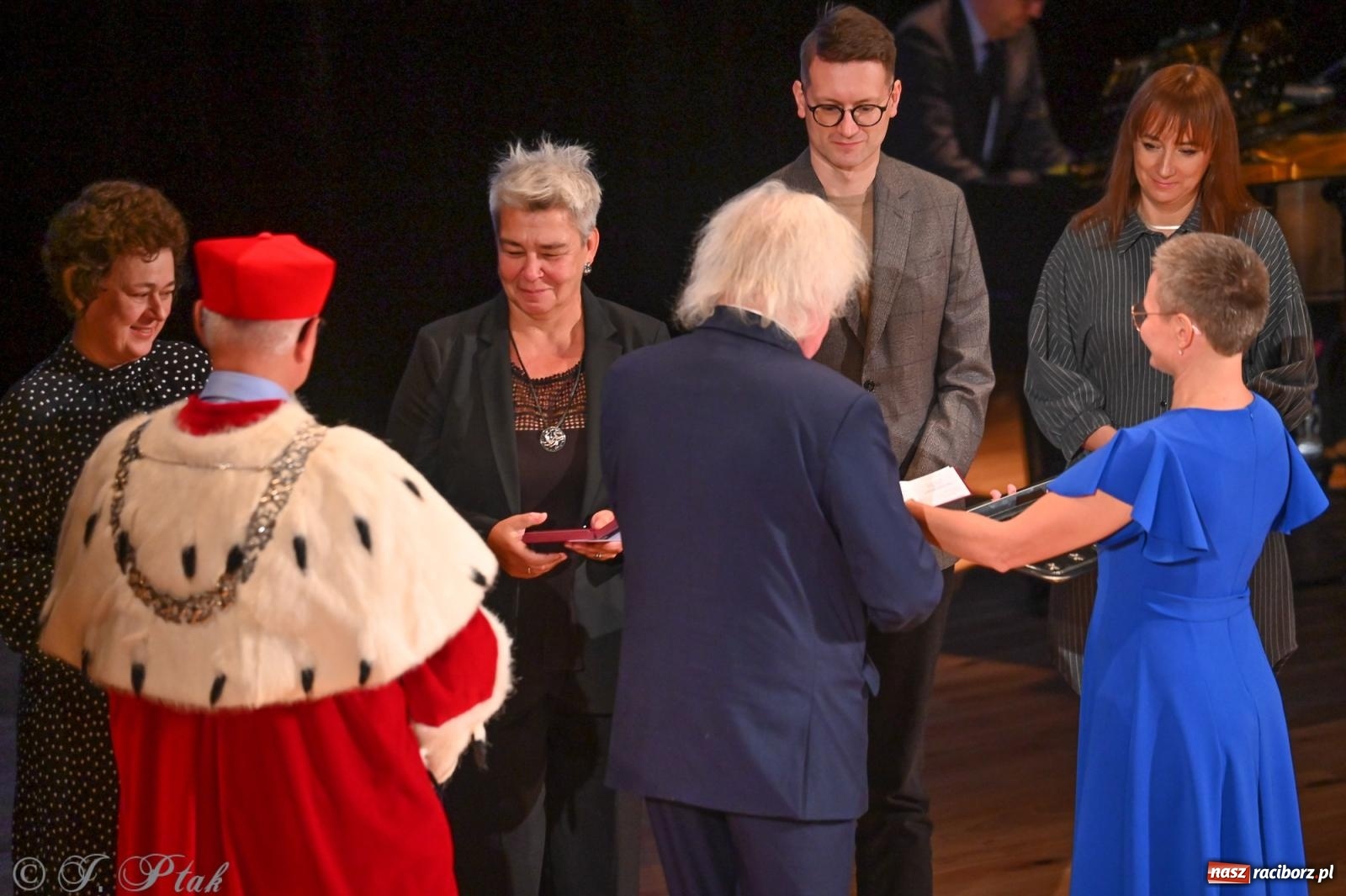 Zdjęcie w galerii na portalu naszraciborz.pl: Edukacja – najpotężniejsza broń do zmiany świata. Gaudeamus igitur w raciborskiej Akademii Nauk Stosowanych wiadomości z regionu