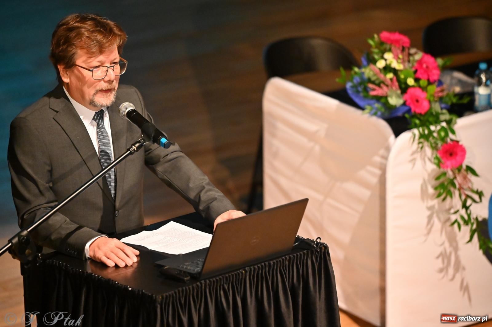 Zdjęcie w galerii na portalu naszraciborz.pl: Edukacja – najpotężniejsza broń do zmiany świata. Gaudeamus igitur w raciborskiej Akademii Nauk Stosowanych wiadomości z regionu