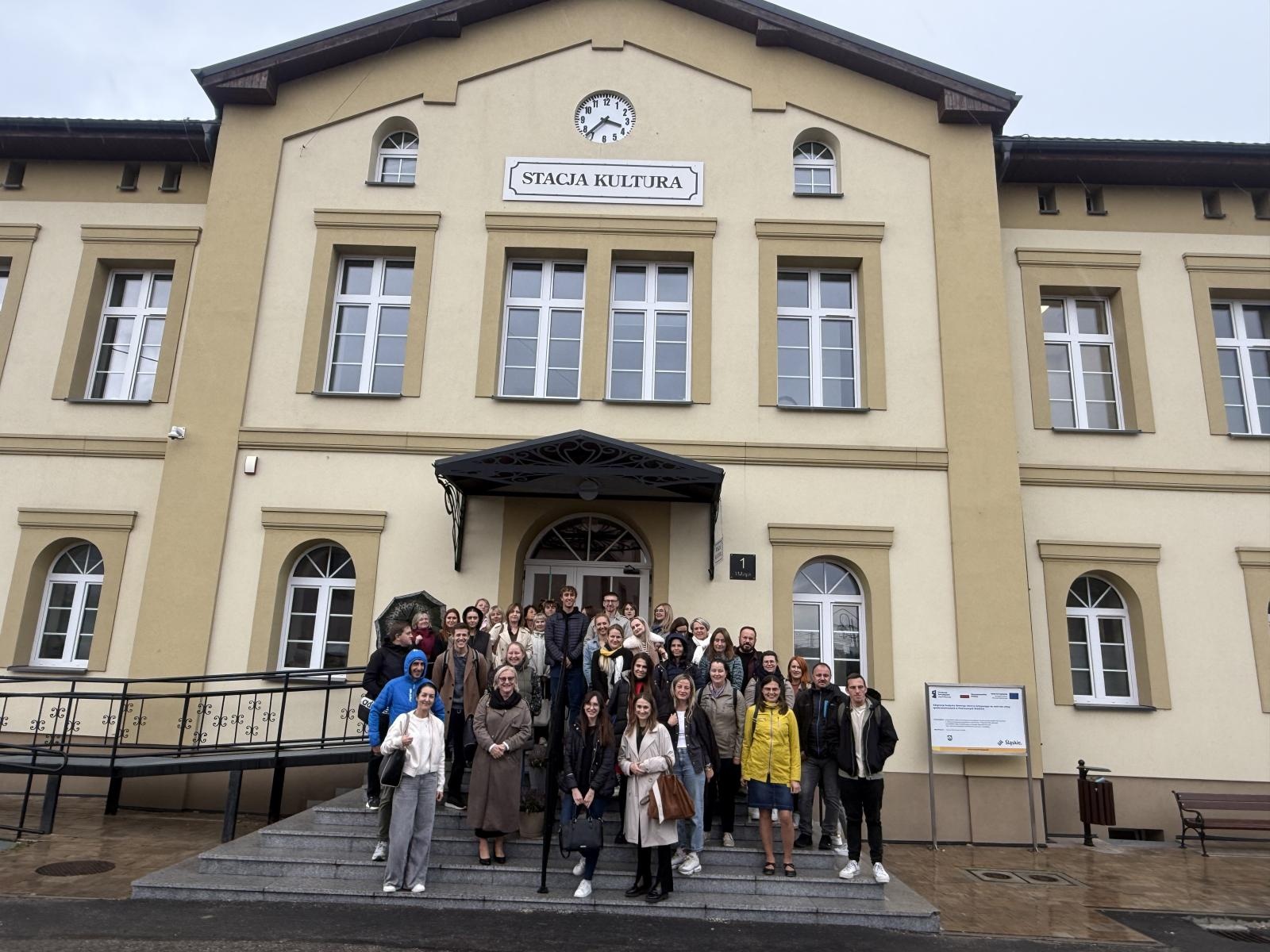 Zdjęcie w galerii na portalu naszraciborz.pl: Pasja nie zna granic. Polsko-czeski projekt w Pietrowicach Wielkich wiadomości z regionu