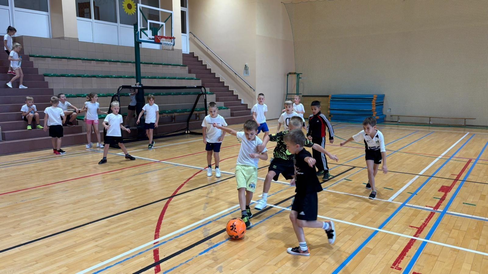 Zdjęcie w galerii na portalu naszraciborz.pl: Sport bez granic – polsko-czeskie spotkanie młodych sportowców w Rudniku wiadomości z regionu