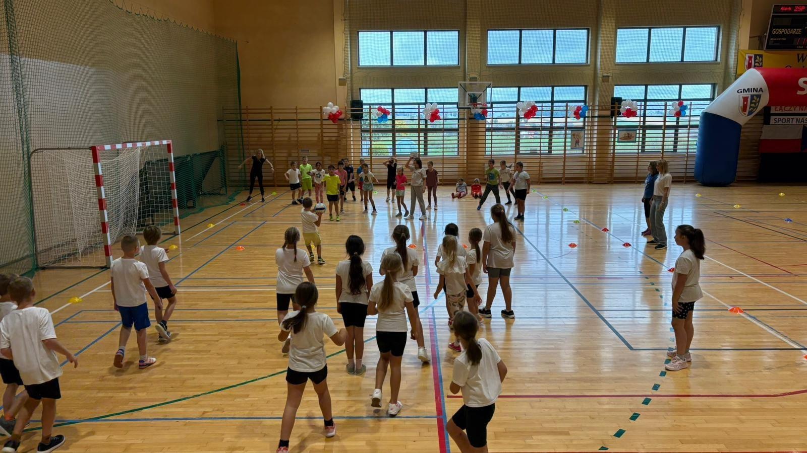 Zdjęcie w galerii na portalu naszraciborz.pl: Sport bez granic – polsko-czeskie spotkanie młodych sportowców w Rudniku wiadomości z regionu