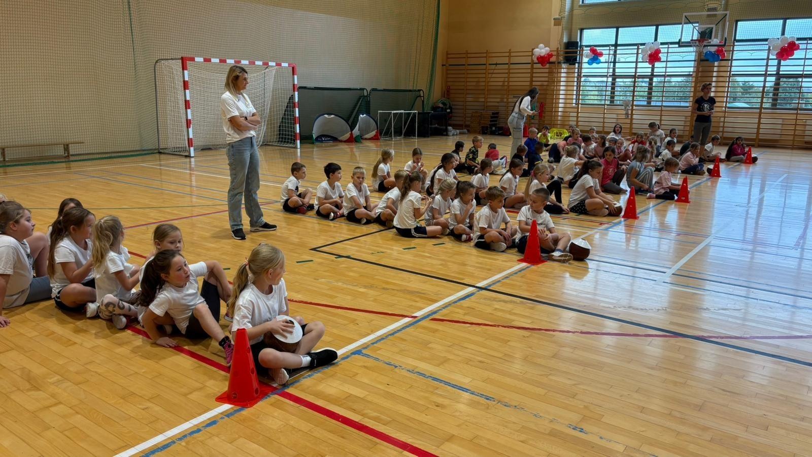 Zdjęcie w galerii na portalu naszraciborz.pl: Sport bez granic – polsko-czeskie spotkanie młodych sportowców w Rudniku wiadomości z regionu