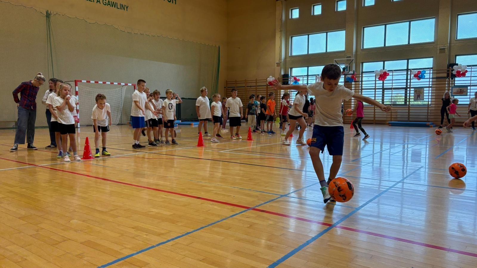 Zdjęcie w galerii na portalu naszraciborz.pl: Sport bez granic – polsko-czeskie spotkanie młodych sportowców w Rudniku wiadomości z regionu