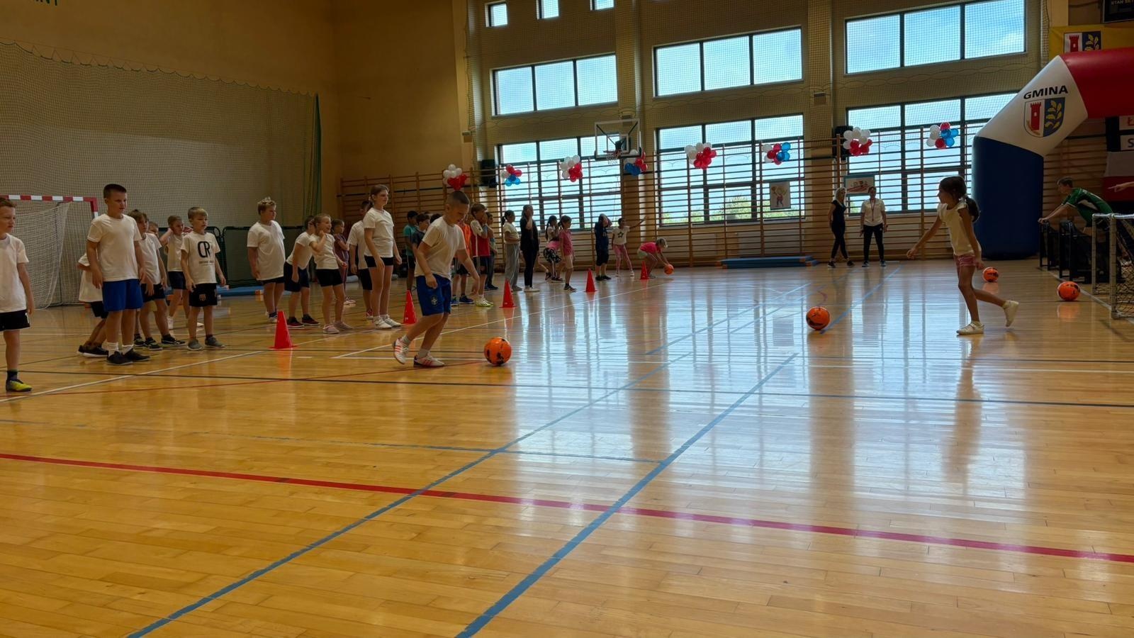 Zdjęcie w galerii na portalu naszraciborz.pl: Sport bez granic – polsko-czeskie spotkanie młodych sportowców w Rudniku wiadomości z regionu