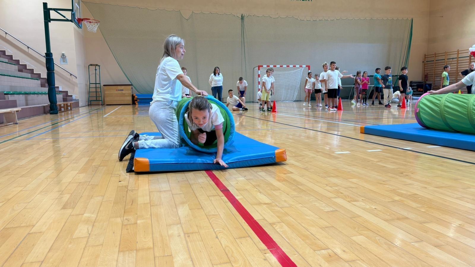 Zdjęcie w galerii na portalu naszraciborz.pl: Sport bez granic – polsko-czeskie spotkanie młodych sportowców w Rudniku wiadomości z regionu