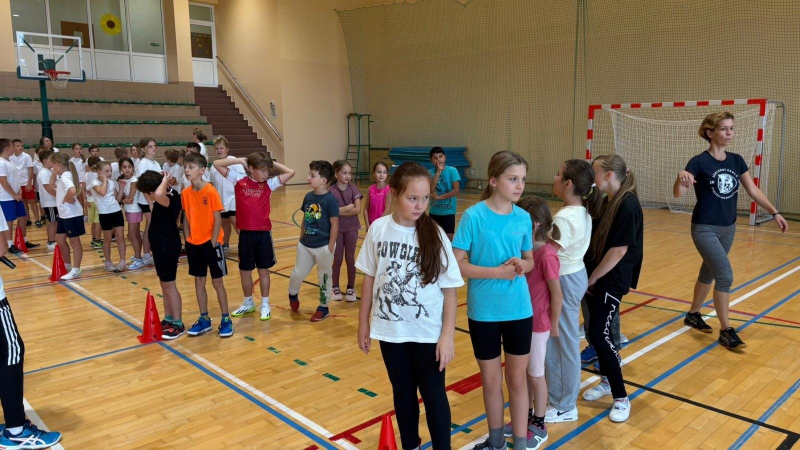 Zdjęcie w galerii na portalu naszraciborz.pl: Sport bez granic – polsko-czeskie spotkanie młodych sportowców w Rudniku wiadomości z regionu