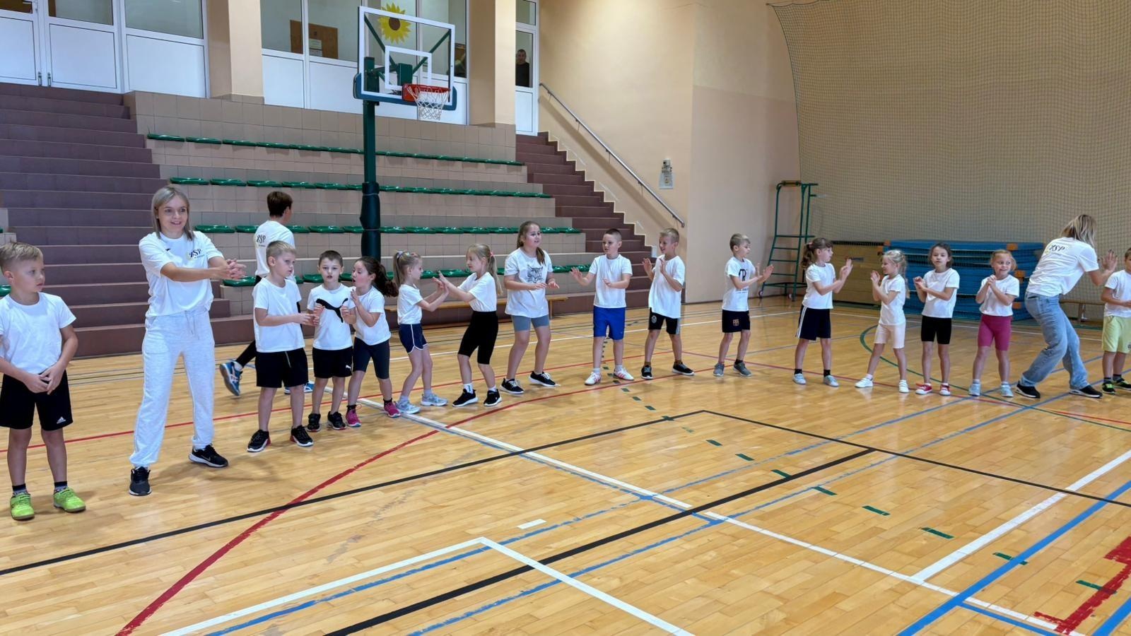 Zdjęcie w galerii na portalu naszraciborz.pl: Sport bez granic – polsko-czeskie spotkanie młodych sportowców w Rudniku wiadomości z regionu