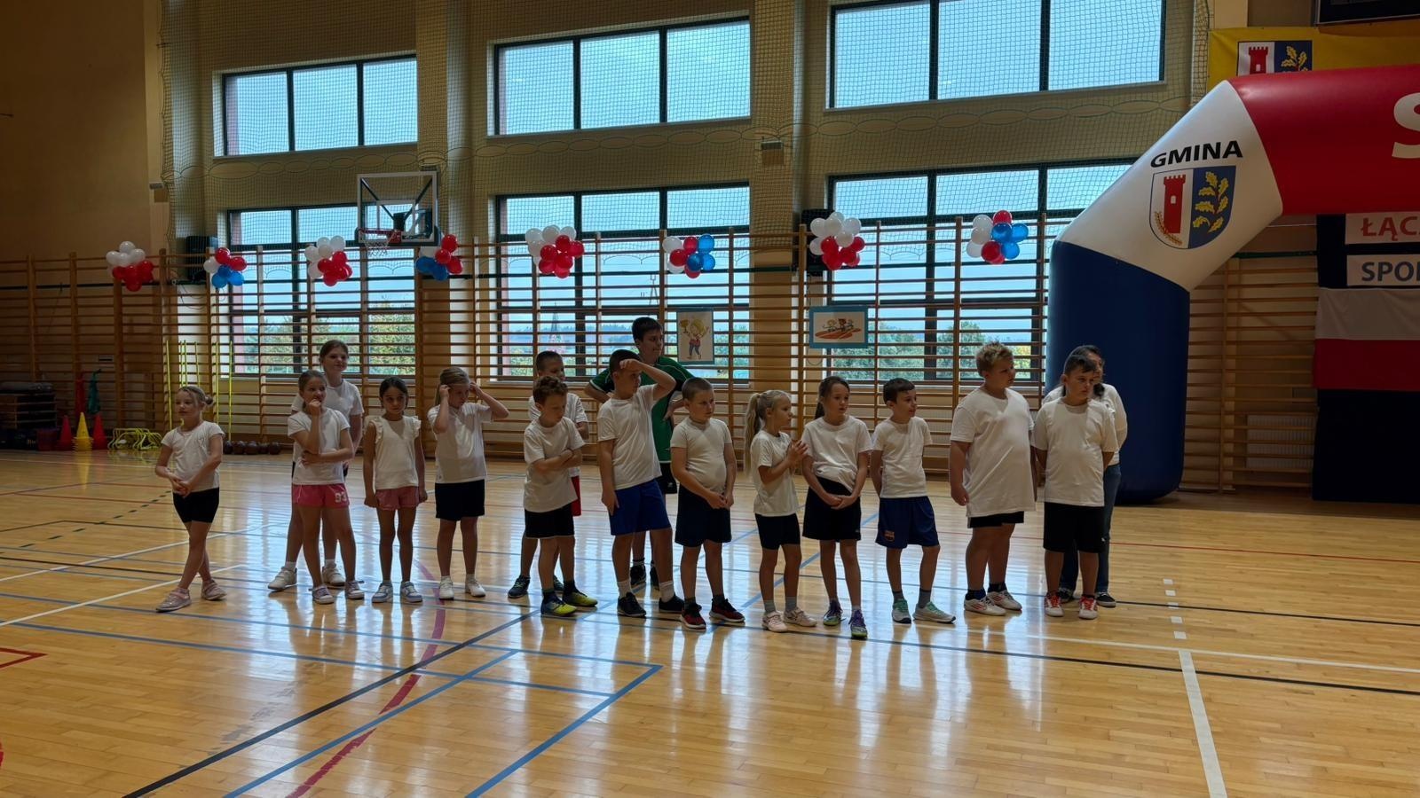 Zdjęcie w galerii na portalu naszraciborz.pl: Sport bez granic – polsko-czeskie spotkanie młodych sportowców w Rudniku wiadomości z regionu