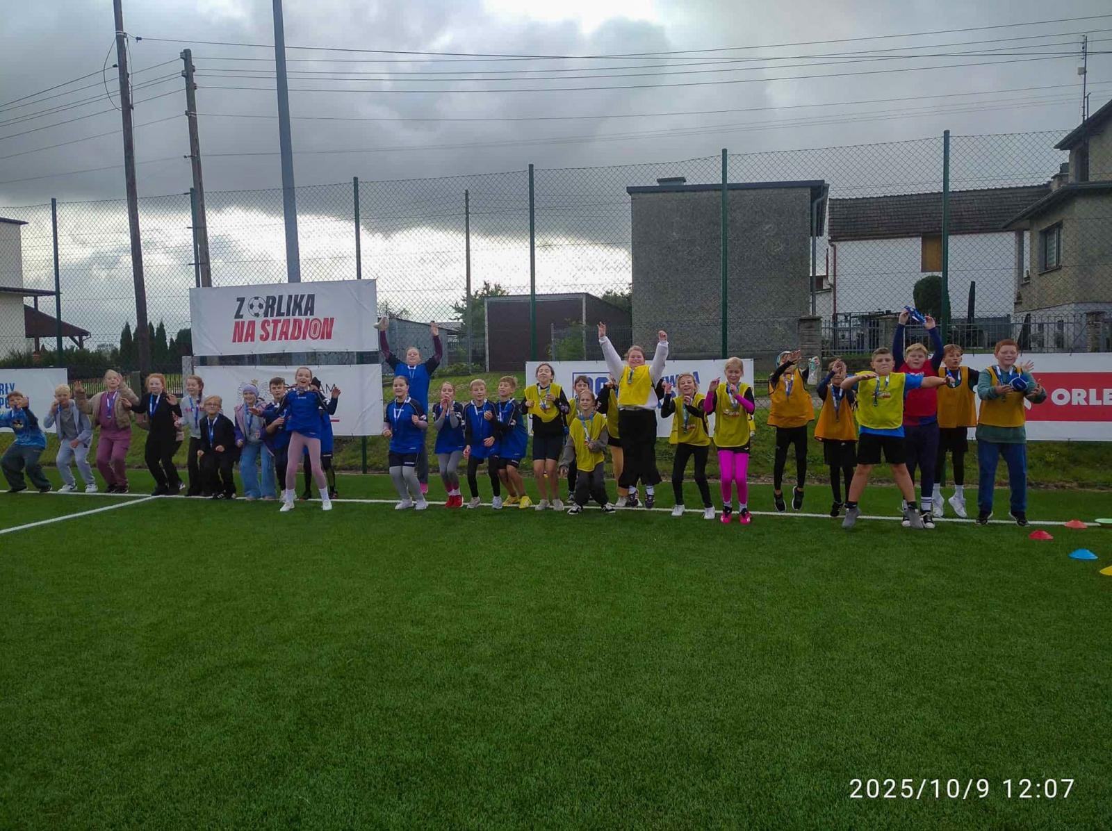 Zdjęcie w galerii na portalu naszraciborz.pl: Pasja, drużyna, emocje – Ręczna na Orliku w Tworkowie wiadomości z regionu