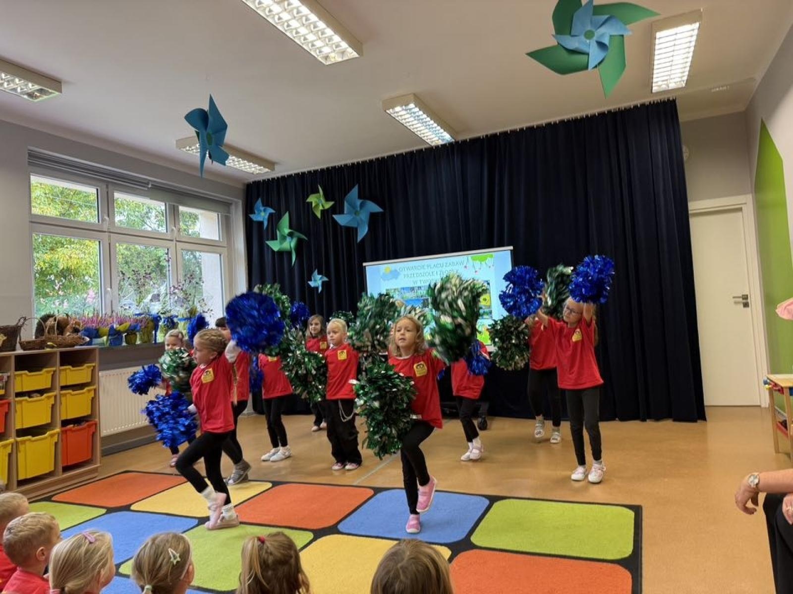 Zdjęcie w galerii na portalu naszraciborz.pl: Nowe place zabaw w Tworkowie dla najmłodszych wiadomości z regionu