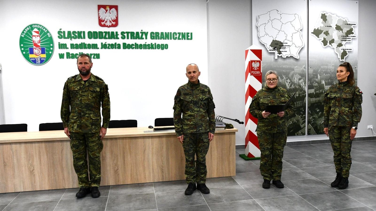 Zdjęcie w galerii na portalu naszraciborz.pl: 54 funkcjonariuszy Śląskiego Oddziału Straży Granicznej zostało mianowanych na stopień kaprala wiadomości z regionu
