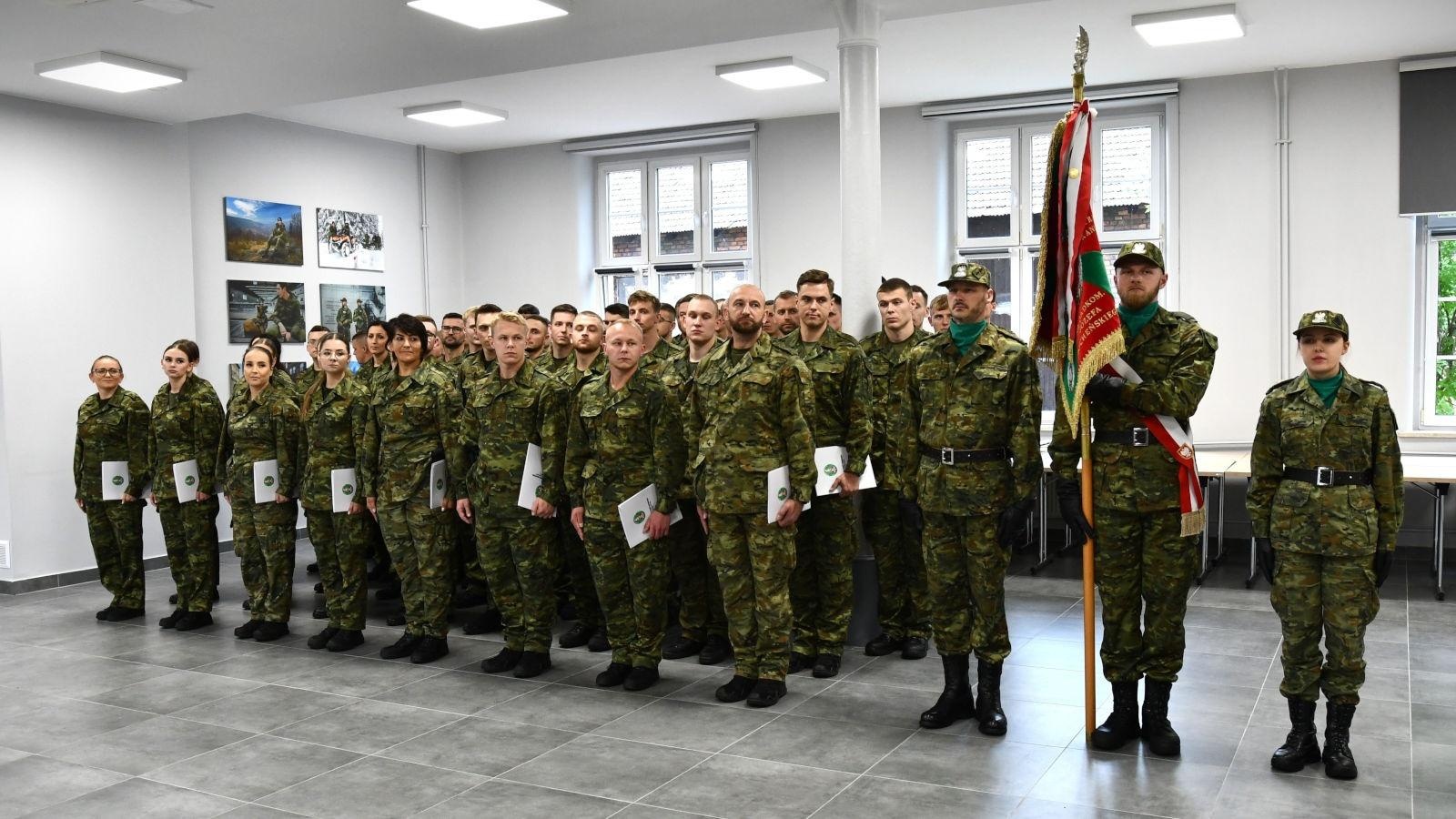 Zdjęcie w galerii na portalu naszraciborz.pl: 54 funkcjonariuszy Śląskiego Oddziału Straży Granicznej zostało mianowanych na stopień kaprala wiadomości z regionu