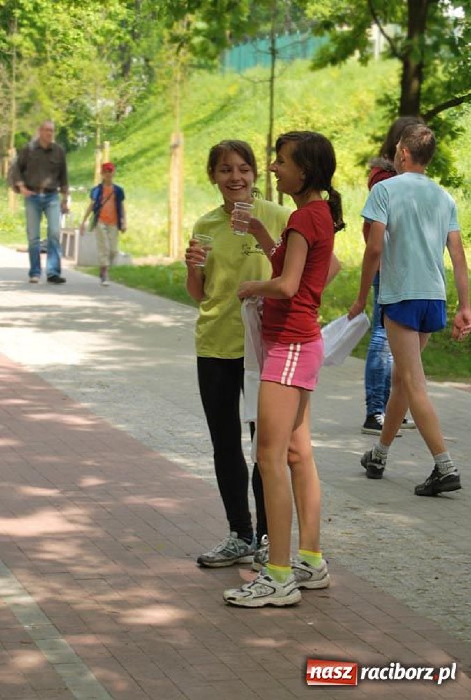 Zdjęcie w galerii na portalu naszraciborz.pl: Polska Biega w Parku Zamkowym wiadomości z regionu