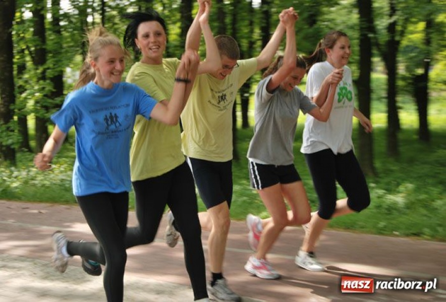Zdjęcie w galerii na portalu naszraciborz.pl: Polska Biega w Parku Zamkowym wiadomości z regionu