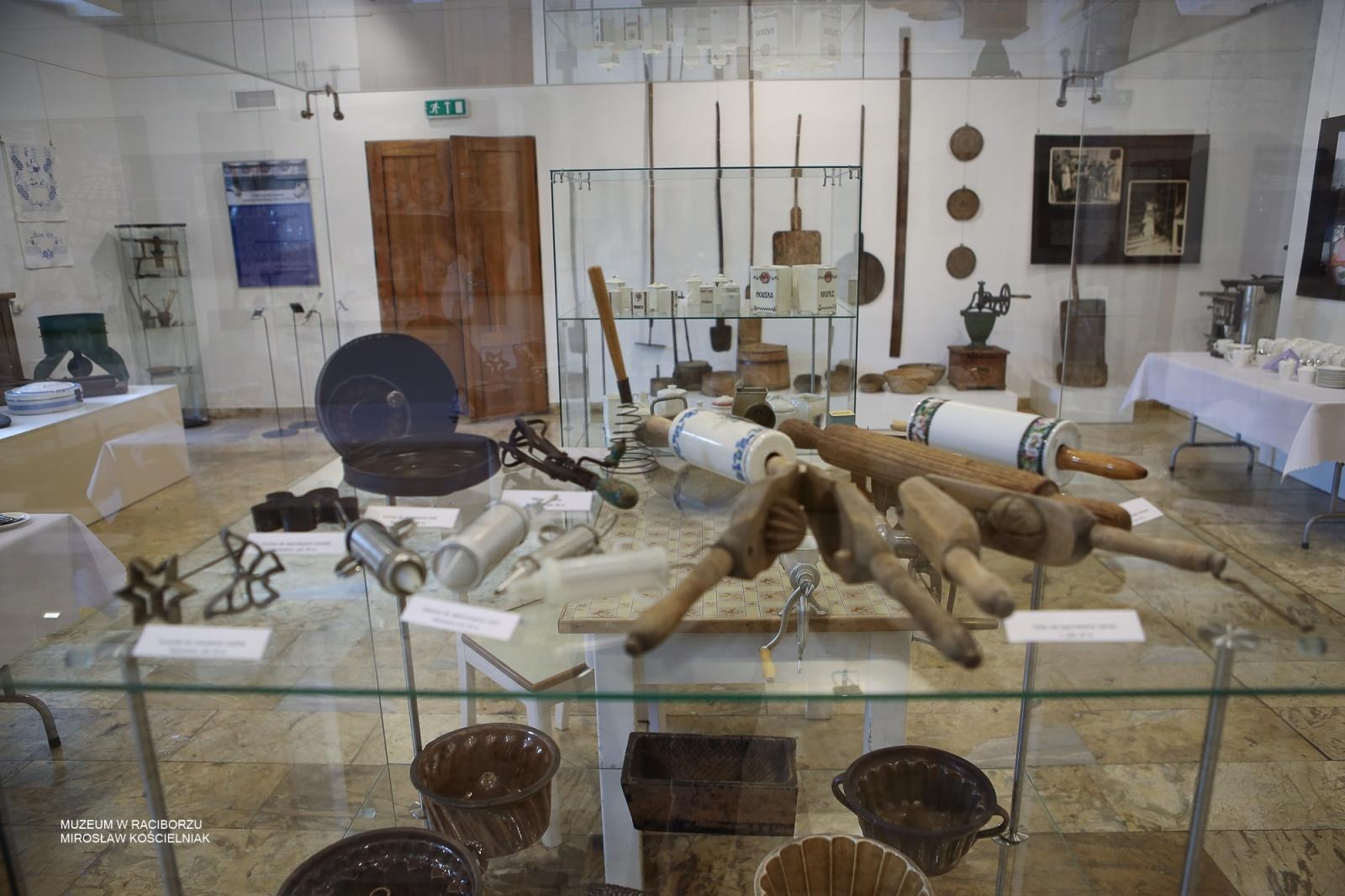 Zdjęcie w galerii na portalu naszraciborz.pl: Tradycje kulinarne ziemi raciborskiej i hulczyńskiej - nowa wystawa w Muzeum już otwarta wiadomości z regionu