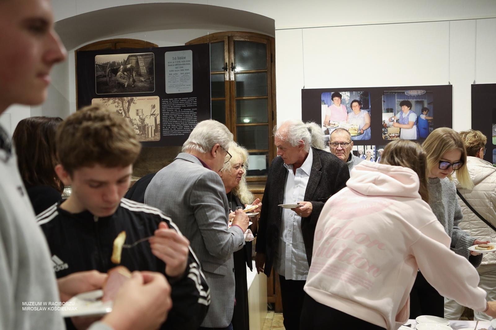 Zdjęcie w galerii na portalu naszraciborz.pl: Tradycje kulinarne ziemi raciborskiej i hulczyńskiej - nowa wystawa w Muzeum już otwarta wiadomości z regionu