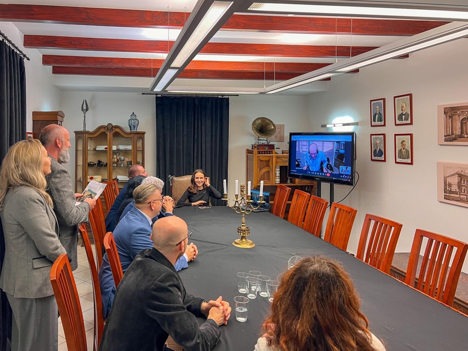 Zdjęcie w galerii na portalu naszraciborz.pl: Wyjątkowa kolekcja pozostanie w Raciborzu wiadomości z regionu