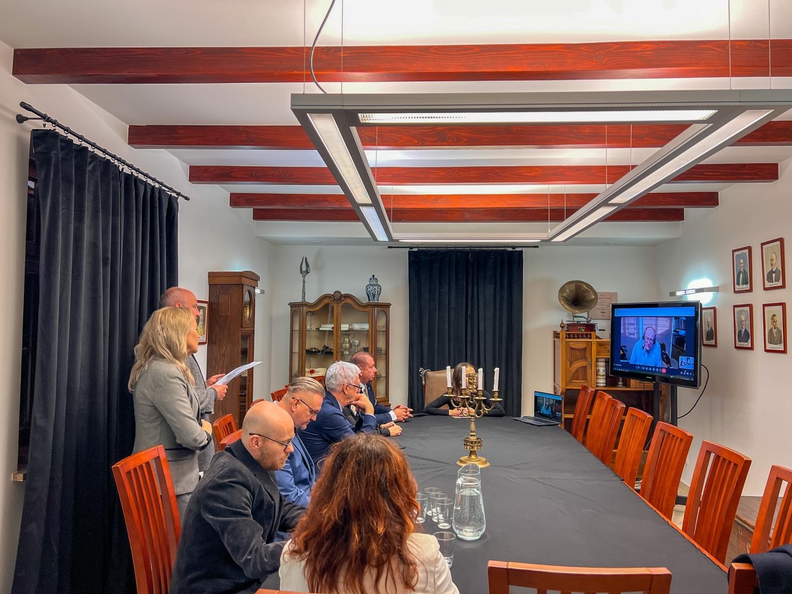 Zdjęcie w galerii na portalu naszraciborz.pl: Wyjątkowa kolekcja pozostanie w Raciborzu wiadomości z regionu