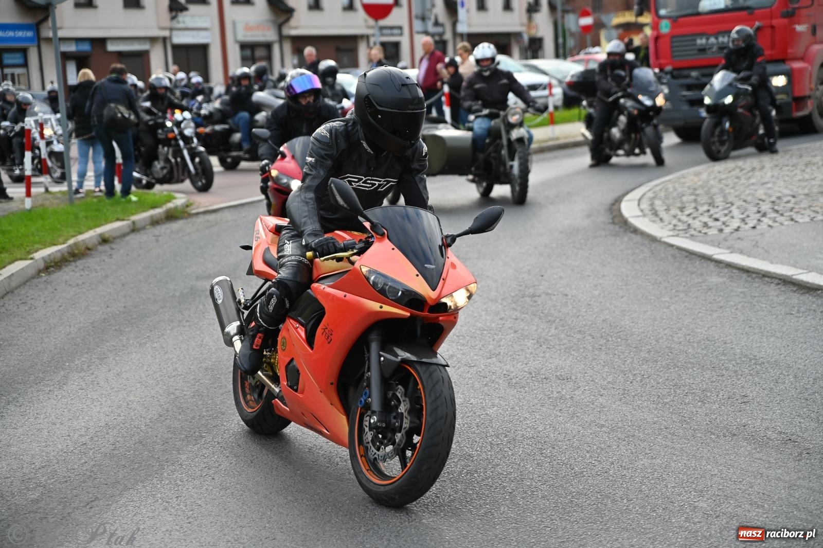 Zdjęcie w galerii na portalu naszraciborz.pl: Motocykliści zakończyli sezon 2025 w Raciborzu [FOTO i WIDEO] wiadomości z regionu