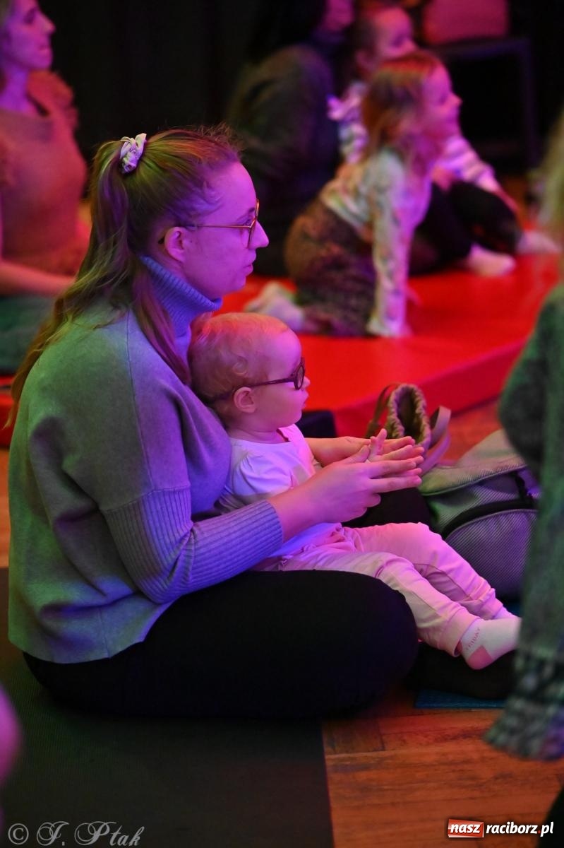 Zdjęcie w galerii na portalu naszraciborz.pl: Maluchy w Krainie Dźwięku wróciły do Raciborskiego Centrum Kultury wiadomości z regionu