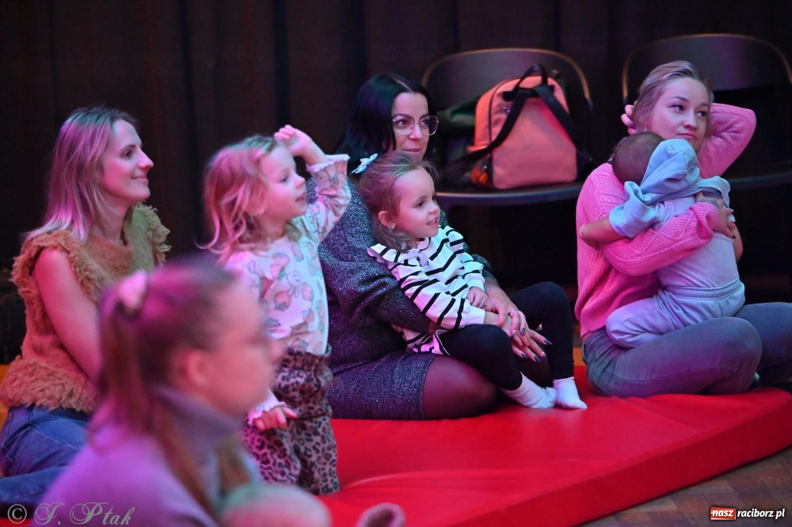 Zdjęcie w galerii na portalu naszraciborz.pl: Maluchy w Krainie Dźwięku wróciły do Raciborskiego Centrum Kultury wiadomości z regionu