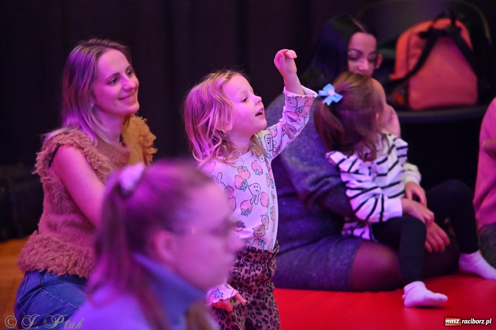 Zdjęcie w galerii na portalu naszraciborz.pl: Maluchy w Krainie Dźwięku wróciły do Raciborskiego Centrum Kultury wiadomości z regionu