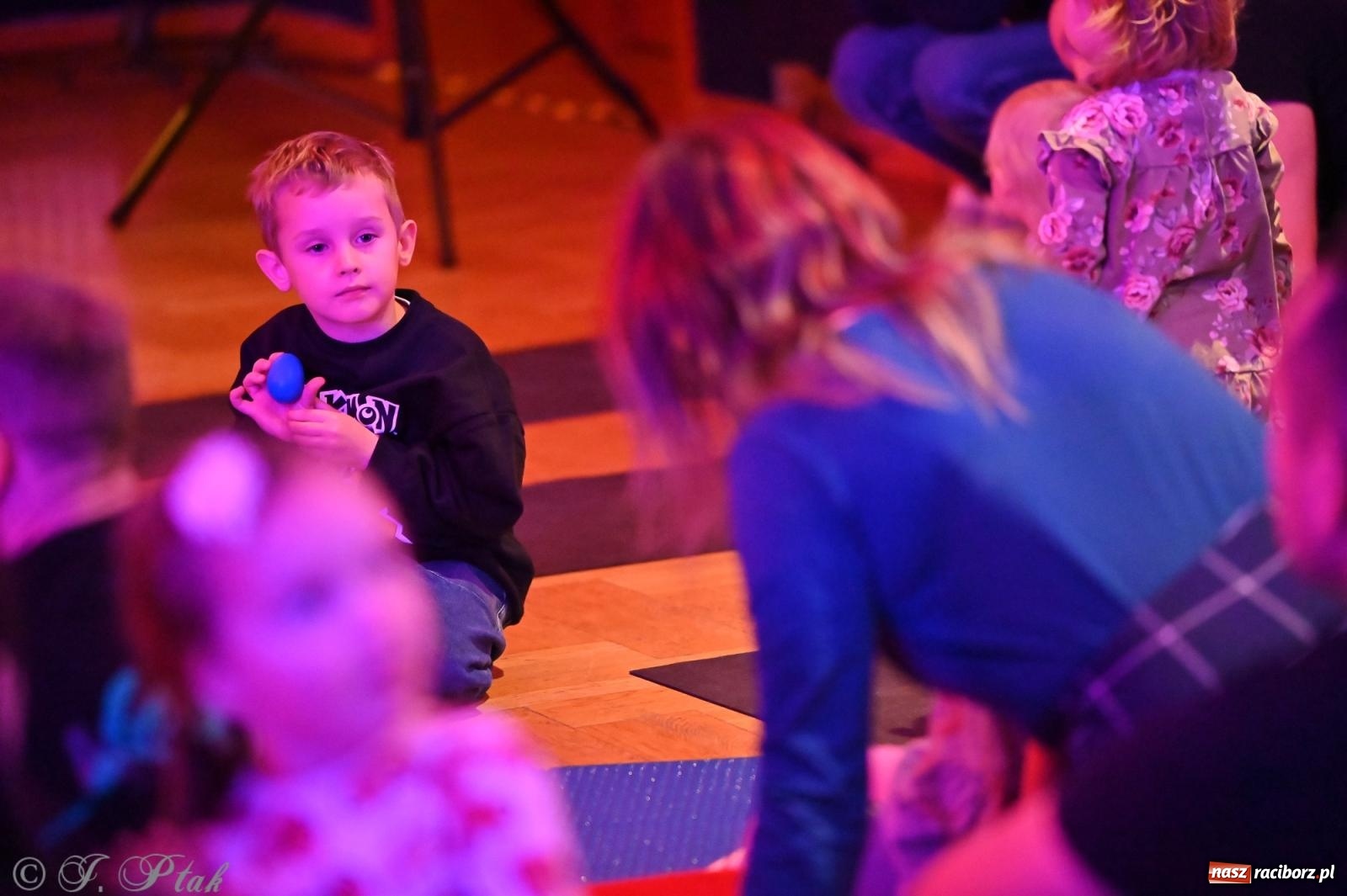 Zdjęcie w galerii na portalu naszraciborz.pl: Maluchy w Krainie Dźwięku wróciły do Raciborskiego Centrum Kultury wiadomości z regionu