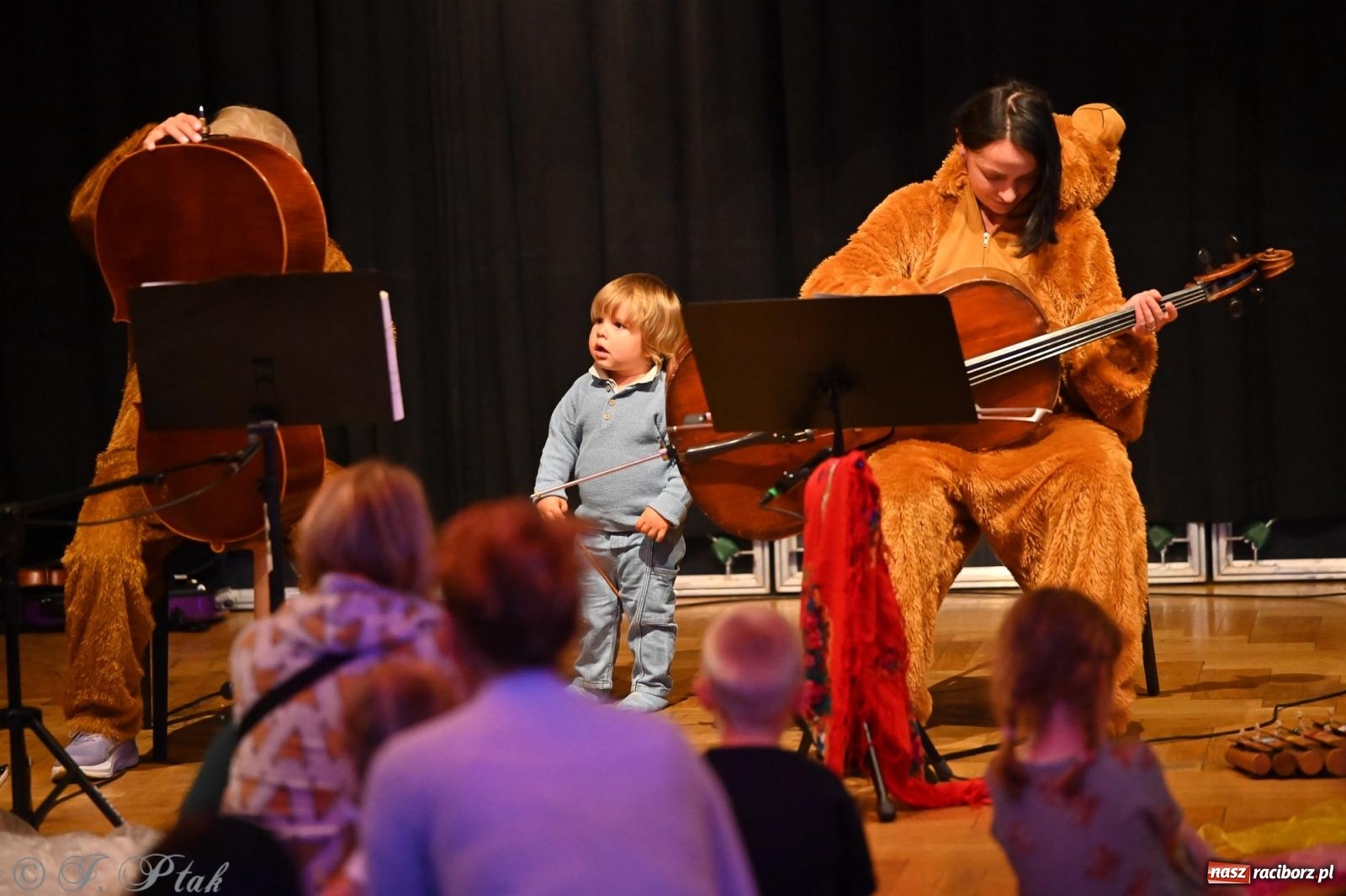 Zdjęcie w galerii na portalu naszraciborz.pl: Maluchy w Krainie Dźwięku wróciły do Raciborskiego Centrum Kultury wiadomości z regionu