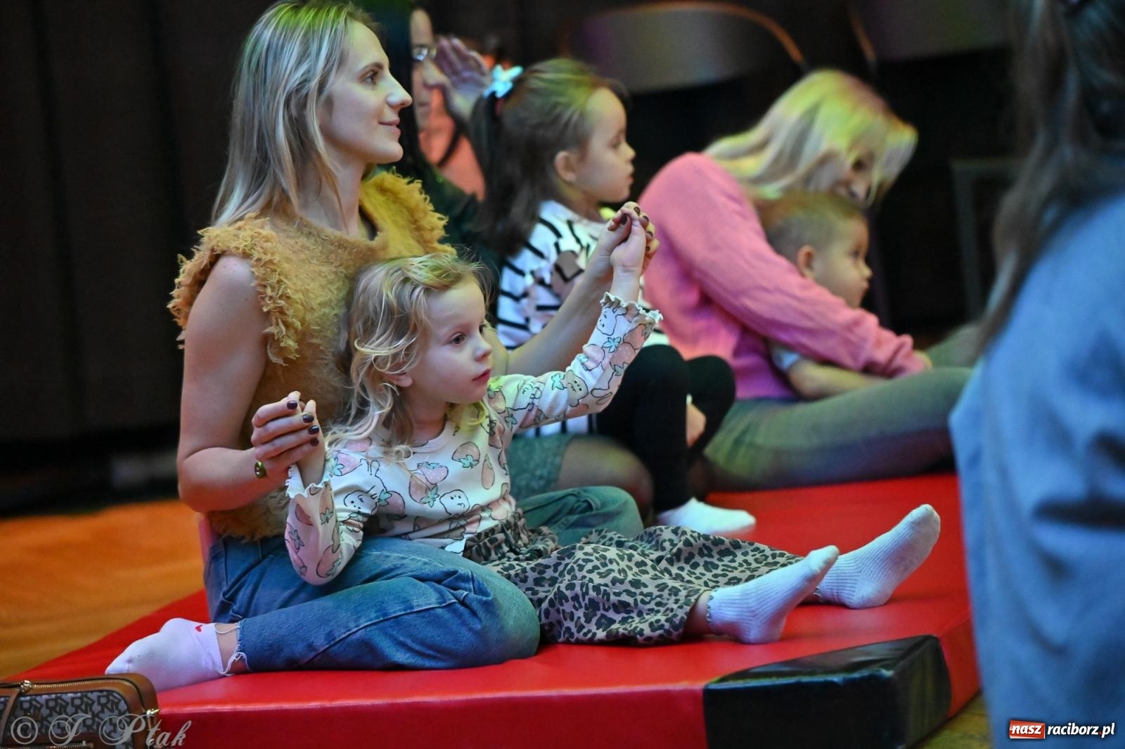 Zdjęcie w galerii na portalu naszraciborz.pl: Maluchy w Krainie Dźwięku wróciły do Raciborskiego Centrum Kultury wiadomości z regionu