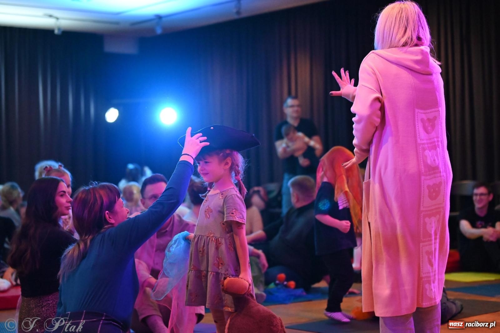 Zdjęcie w galerii na portalu naszraciborz.pl: Maluchy w Krainie Dźwięku wróciły do Raciborskiego Centrum Kultury wiadomości z regionu