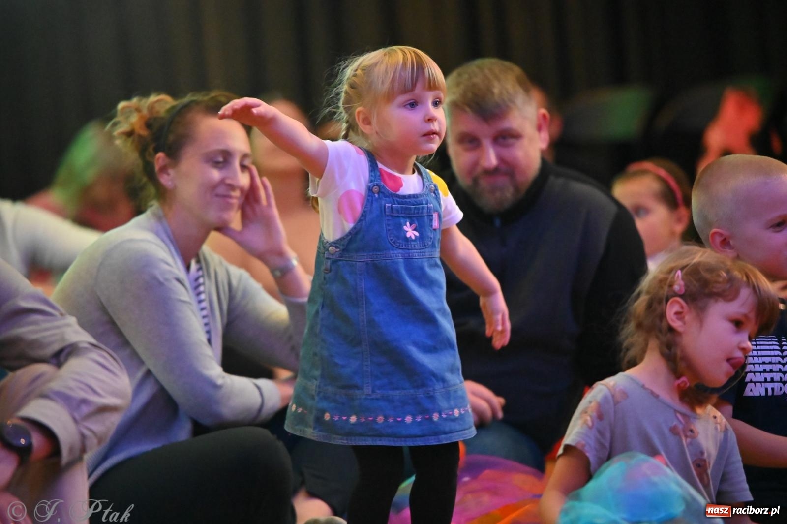 Zdjęcie w galerii na portalu naszraciborz.pl: Maluchy w Krainie Dźwięku wróciły do Raciborskiego Centrum Kultury wiadomości z regionu