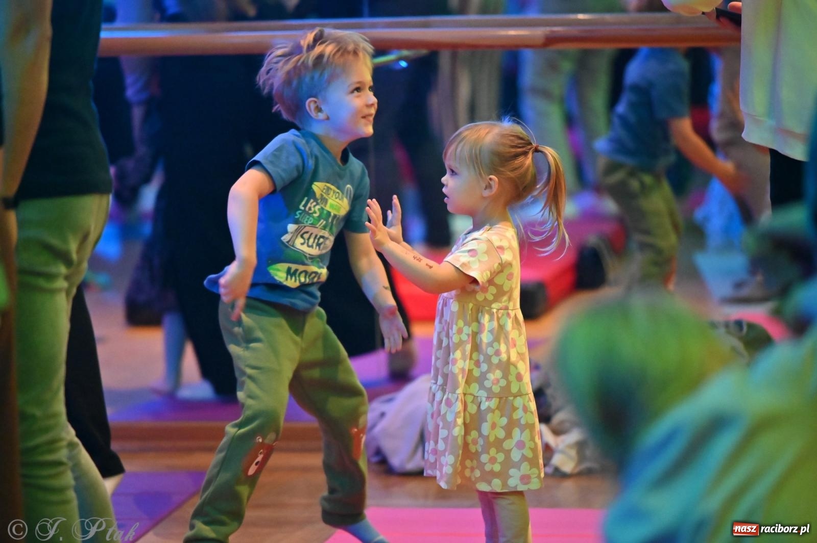 Zdjęcie w galerii na portalu naszraciborz.pl: Maluchy w Krainie Dźwięku wróciły do Raciborskiego Centrum Kultury wiadomości z regionu
