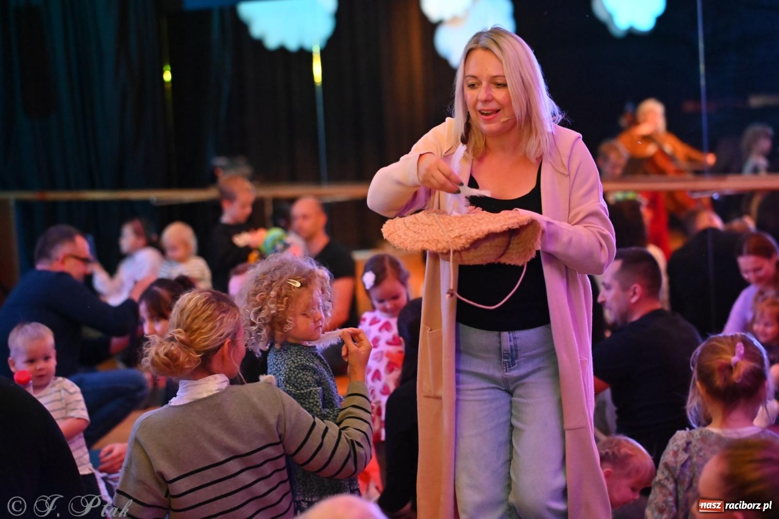 Zdjęcie w galerii na portalu naszraciborz.pl: Maluchy w Krainie Dźwięku wróciły do Raciborskiego Centrum Kultury wiadomości z regionu