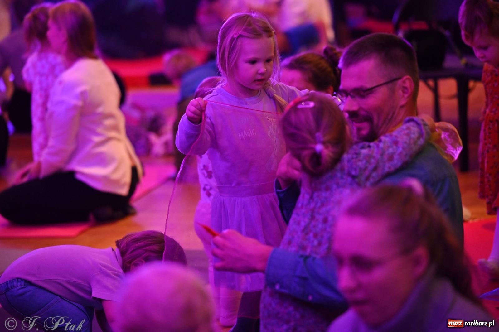 Zdjęcie w galerii na portalu naszraciborz.pl: Maluchy w Krainie Dźwięku wróciły do Raciborskiego Centrum Kultury wiadomości z regionu