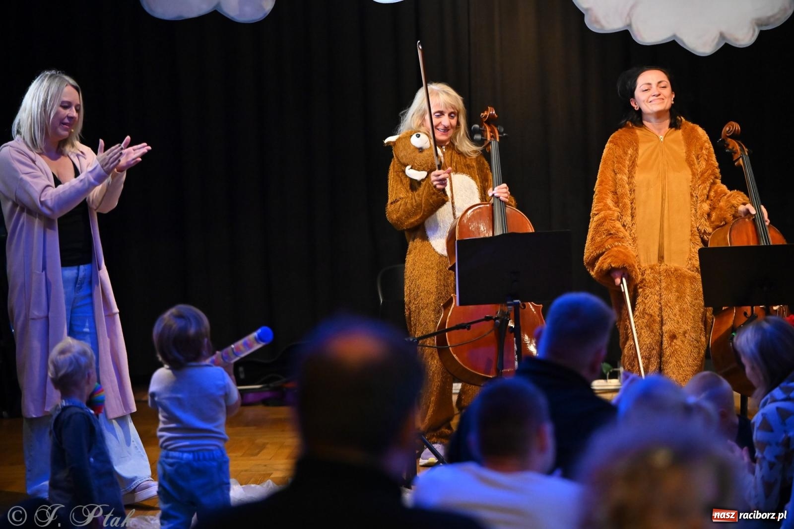 Zdjęcie w galerii na portalu naszraciborz.pl: Maluchy w Krainie Dźwięku wróciły do Raciborskiego Centrum Kultury wiadomości z regionu