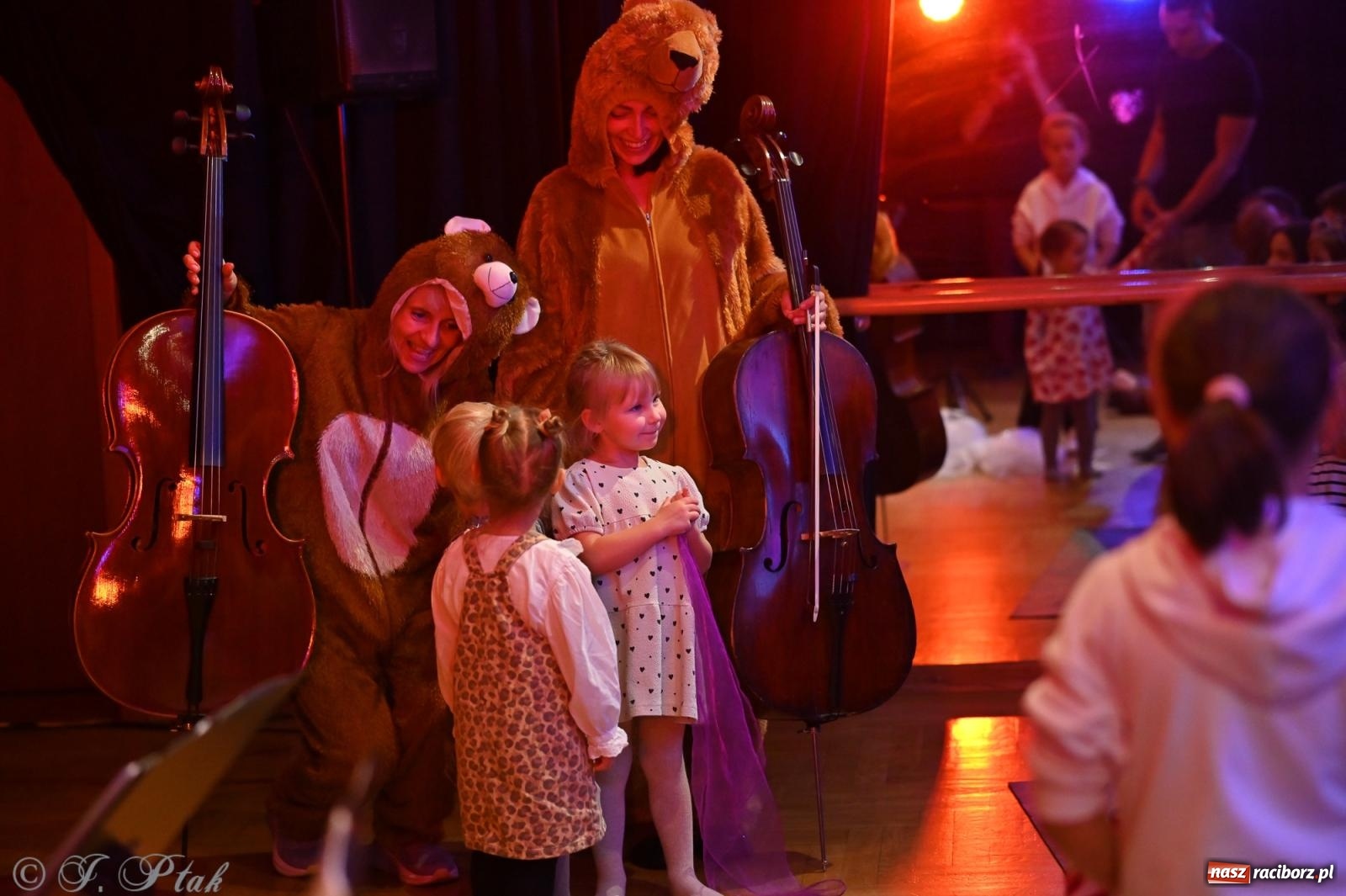 Zdjęcie w galerii na portalu naszraciborz.pl: Maluchy w Krainie Dźwięku wróciły do Raciborskiego Centrum Kultury wiadomości z regionu