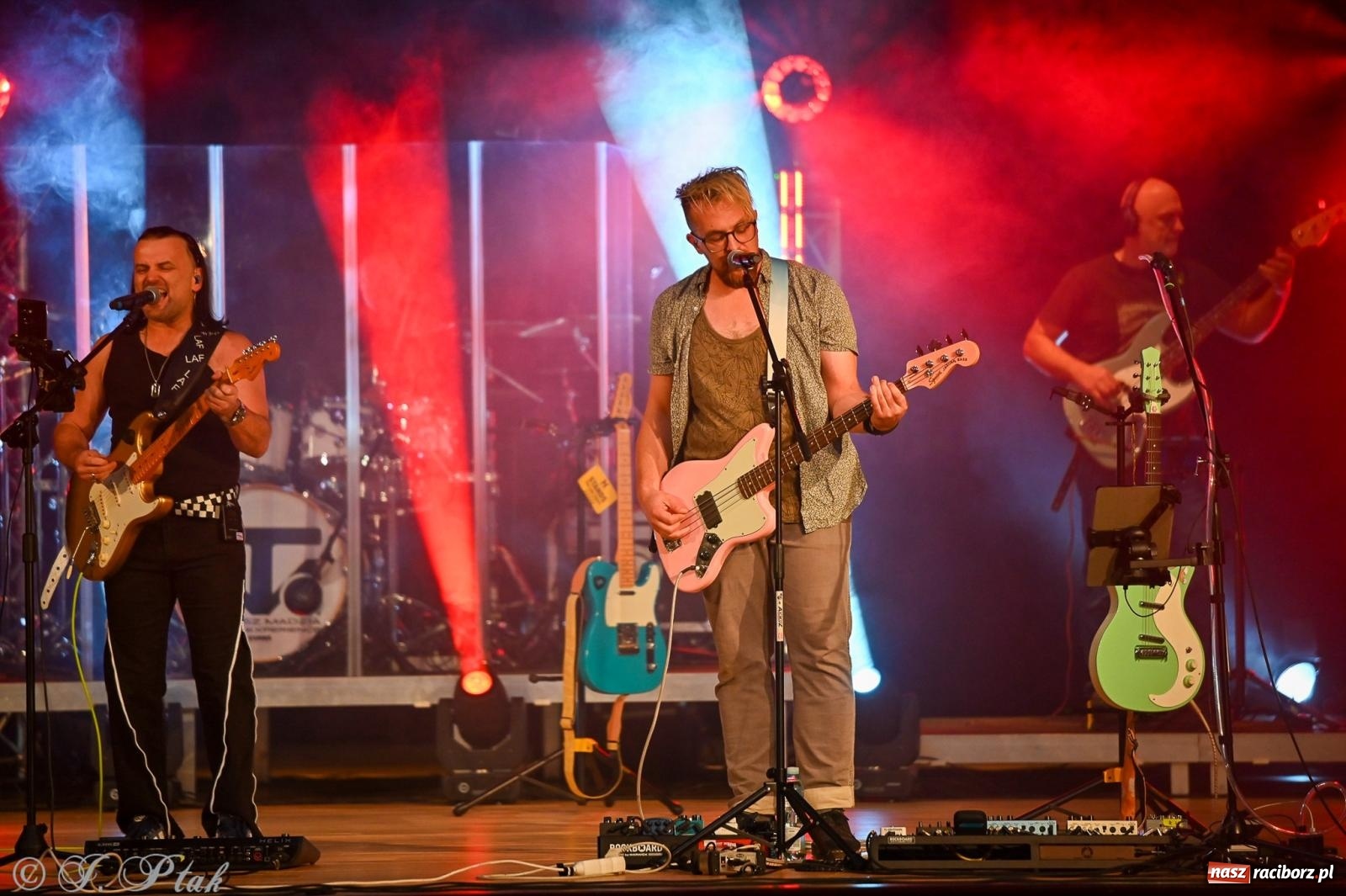 Zdjęcie w galerii na portalu naszraciborz.pl: Tomasz Madzia Guitar Experience porwał publiczność w RCK [FOTO i WIDEO] wiadomości z regionu