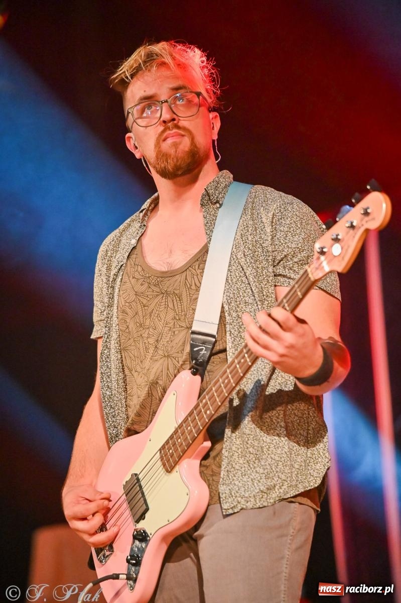 Zdjęcie w galerii na portalu naszraciborz.pl: Tomasz Madzia Guitar Experience porwał publiczność w RCK [FOTO i WIDEO] wiadomości z regionu