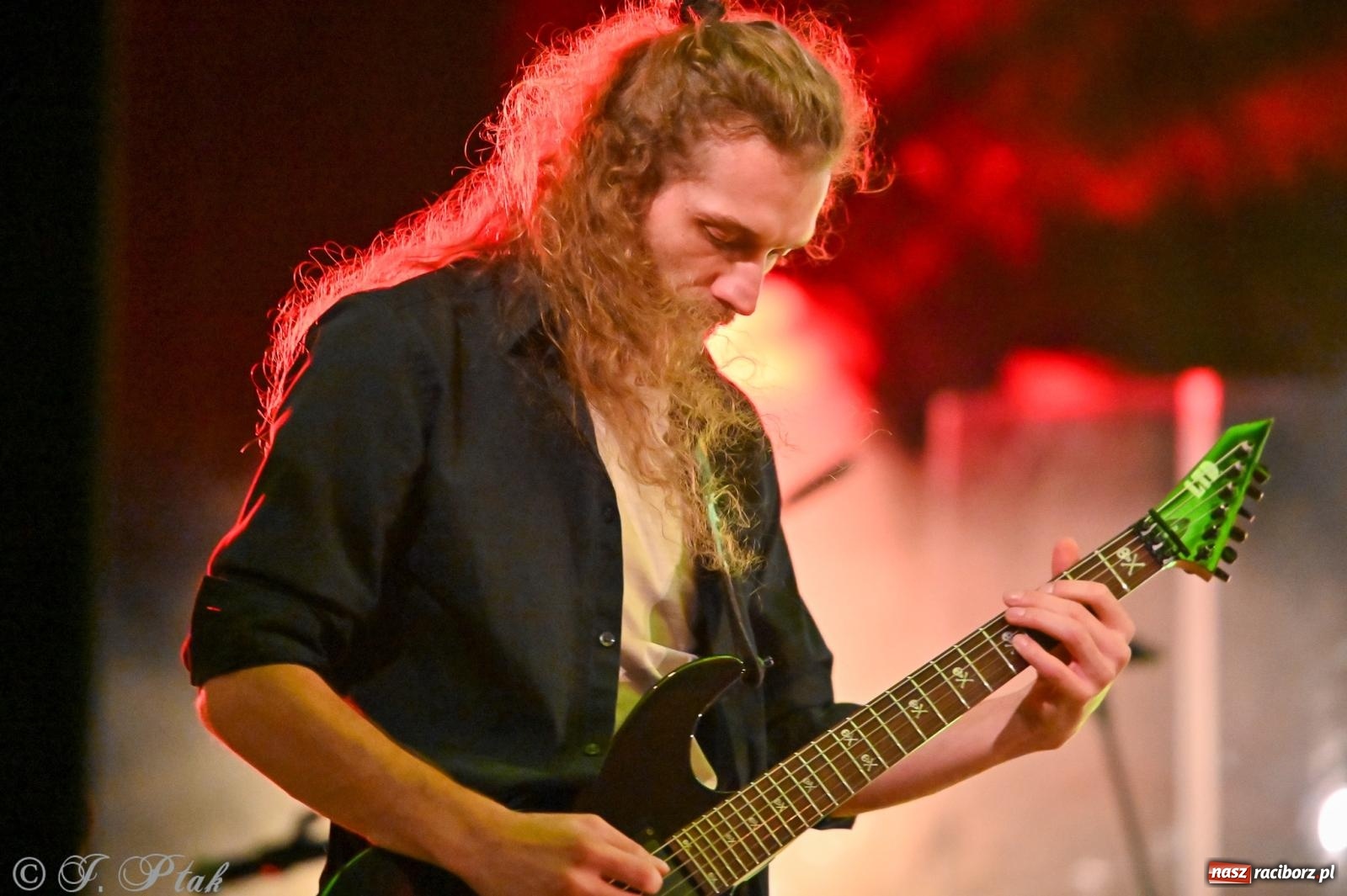 Zdjęcie w galerii na portalu naszraciborz.pl: Tomasz Madzia Guitar Experience porwał publiczność w RCK [FOTO i WIDEO] wiadomości z regionu