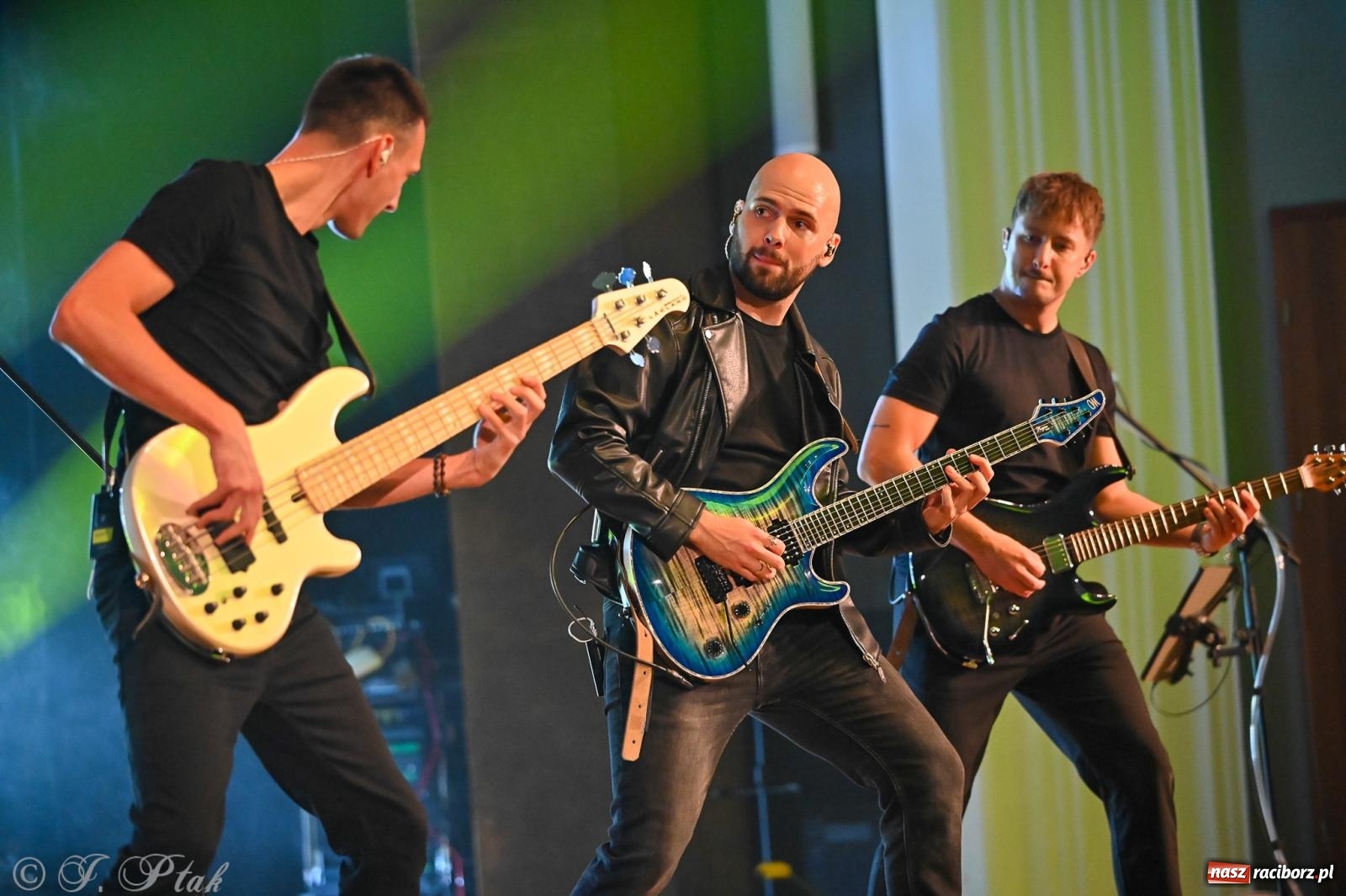 Zdjęcie w galerii na portalu naszraciborz.pl: Tomasz Madzia Guitar Experience porwał publiczność w RCK [FOTO i WIDEO] wiadomości z regionu