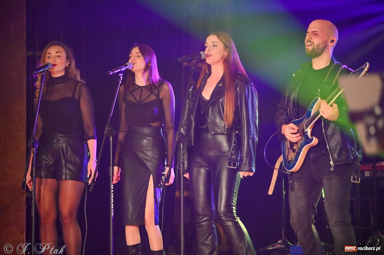 Zdjęcie w galerii na portalu naszraciborz.pl: Tomasz Madzia Guitar Experience porwał publiczność w RCK [FOTO i WIDEO] wiadomości z regionu