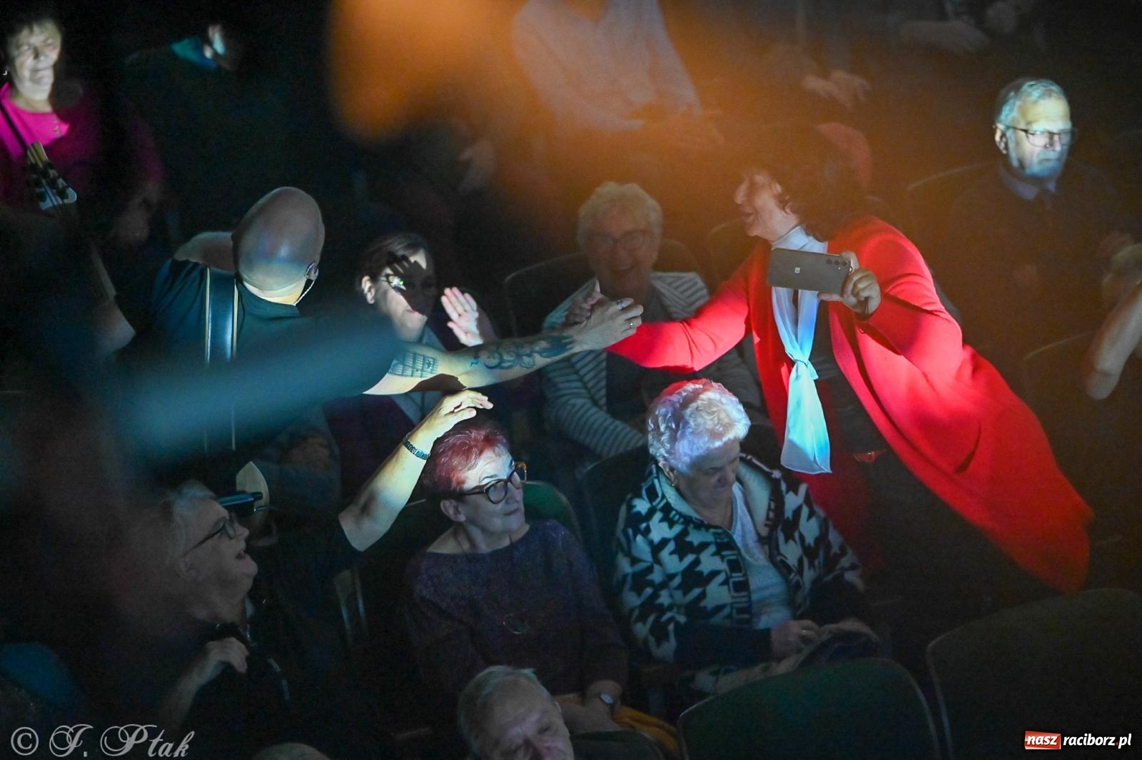 Zdjęcie w galerii na portalu naszraciborz.pl: Tomasz Madzia Guitar Experience porwał publiczność w RCK [FOTO i WIDEO] wiadomości z regionu