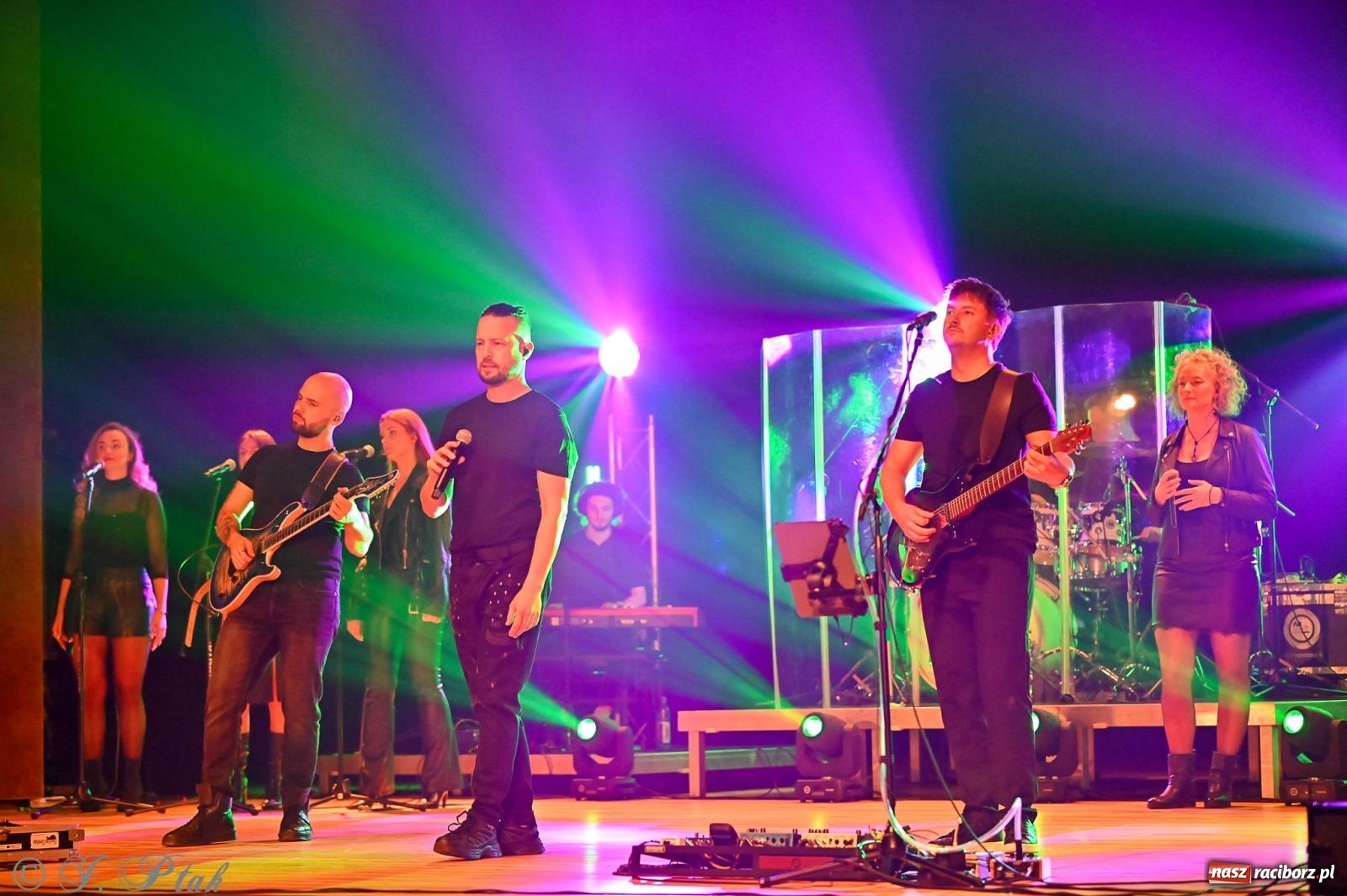 Zdjęcie w galerii na portalu naszraciborz.pl: Tomasz Madzia Guitar Experience porwał publiczność w RCK [FOTO i WIDEO] wiadomości z regionu